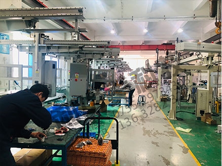 桁架機(jī)器人在使用過程中需要注意哪些安全事項(xiàng)？